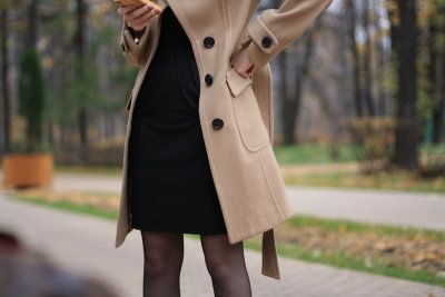Je jas mag dit najaar zomaar je hele outfit zijn